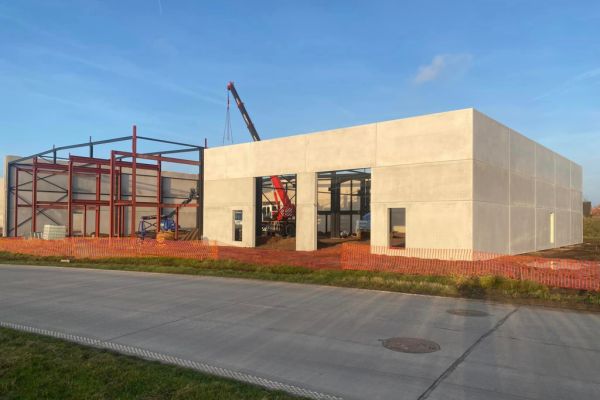 leus-kris-industriegebouw11FB7BAFD8-63D9-6C15-67BF-F9699ED3D3EA.jpg