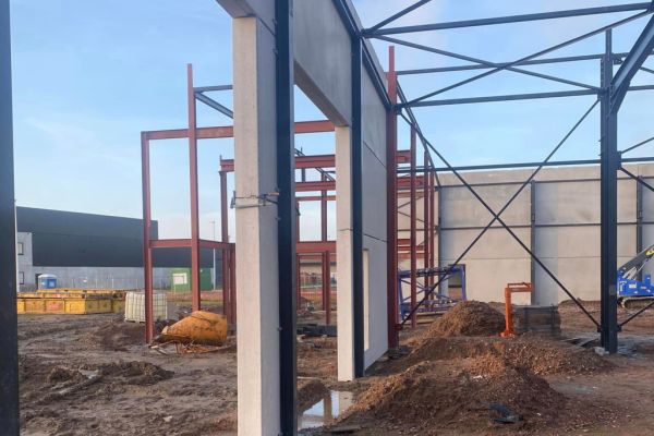 leus-kris-industriegebouw8129C4469-9297-D6DB-3071-527C9364C82D.jpg